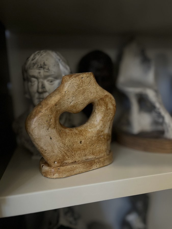 Выставка «Пьедесталы. Материальная форма» в ЦК19 - изображение 2