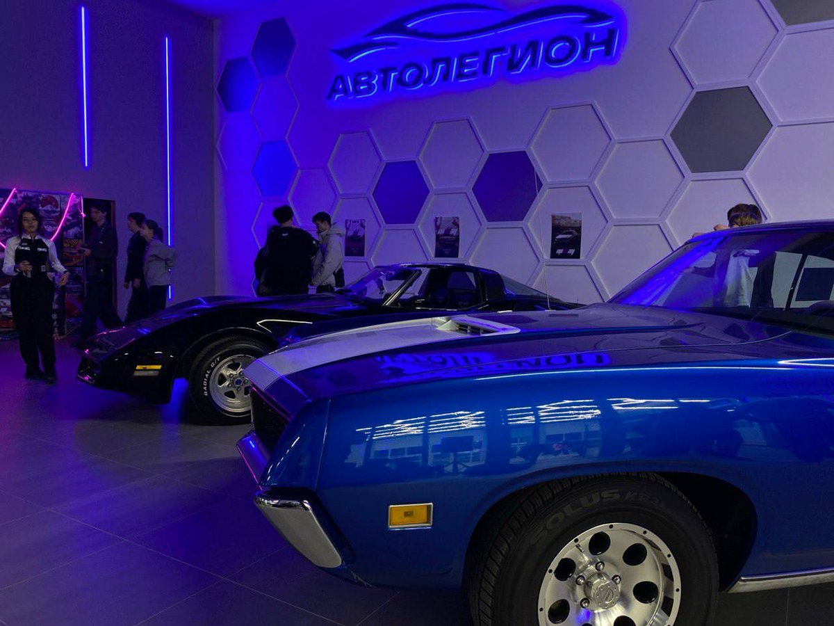 Авто-вечеринка MIDDAY в автосалоне «Автолегион» - изображение 2