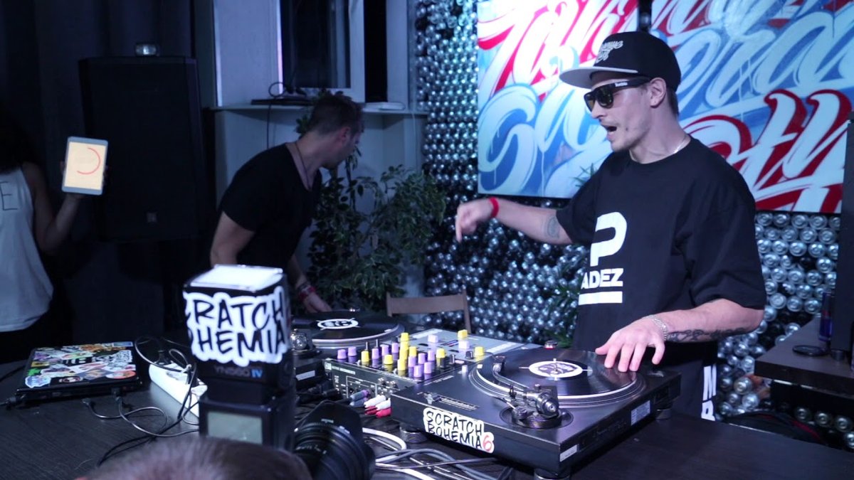 DJ батл в ТРЦ «Аура» - изображение 2