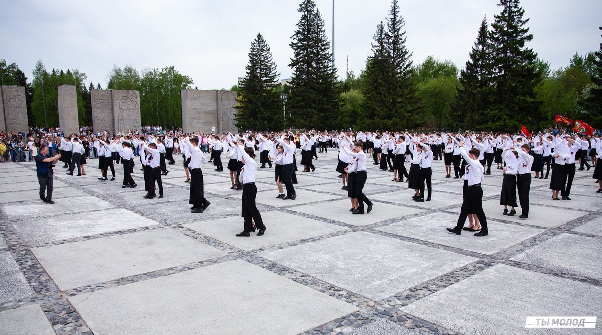 Городской флешмоб Победный вальс - изображение 2