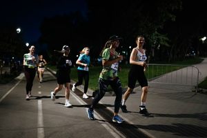 Ночной забег на Михайловской набережной