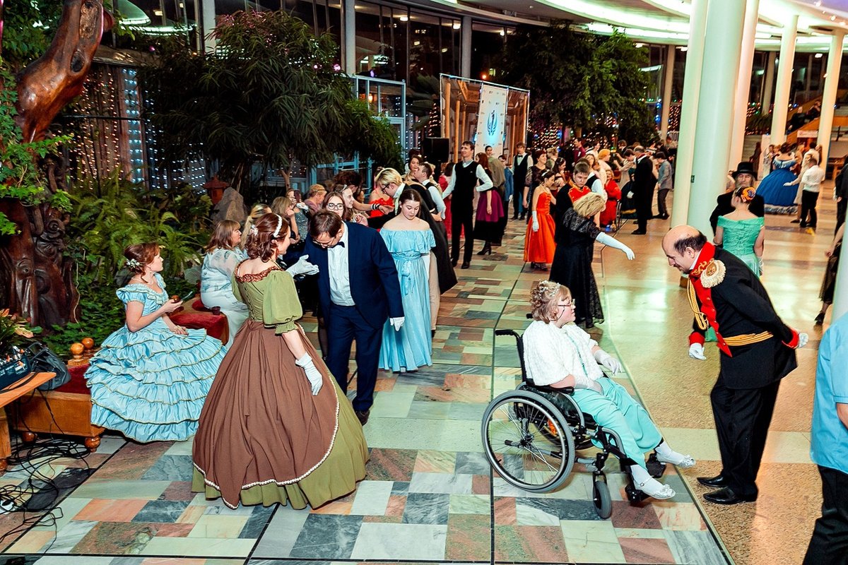 Инклюзивный бал в театре «Глобус» | 3 декабря - изображение 1